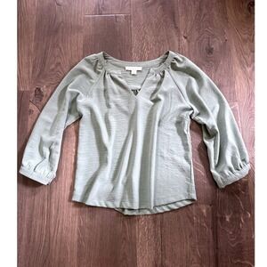 Monteau Los Angeles Split Neck Blouse Medium Sage Green Textured 3/4 Sleeve Exc